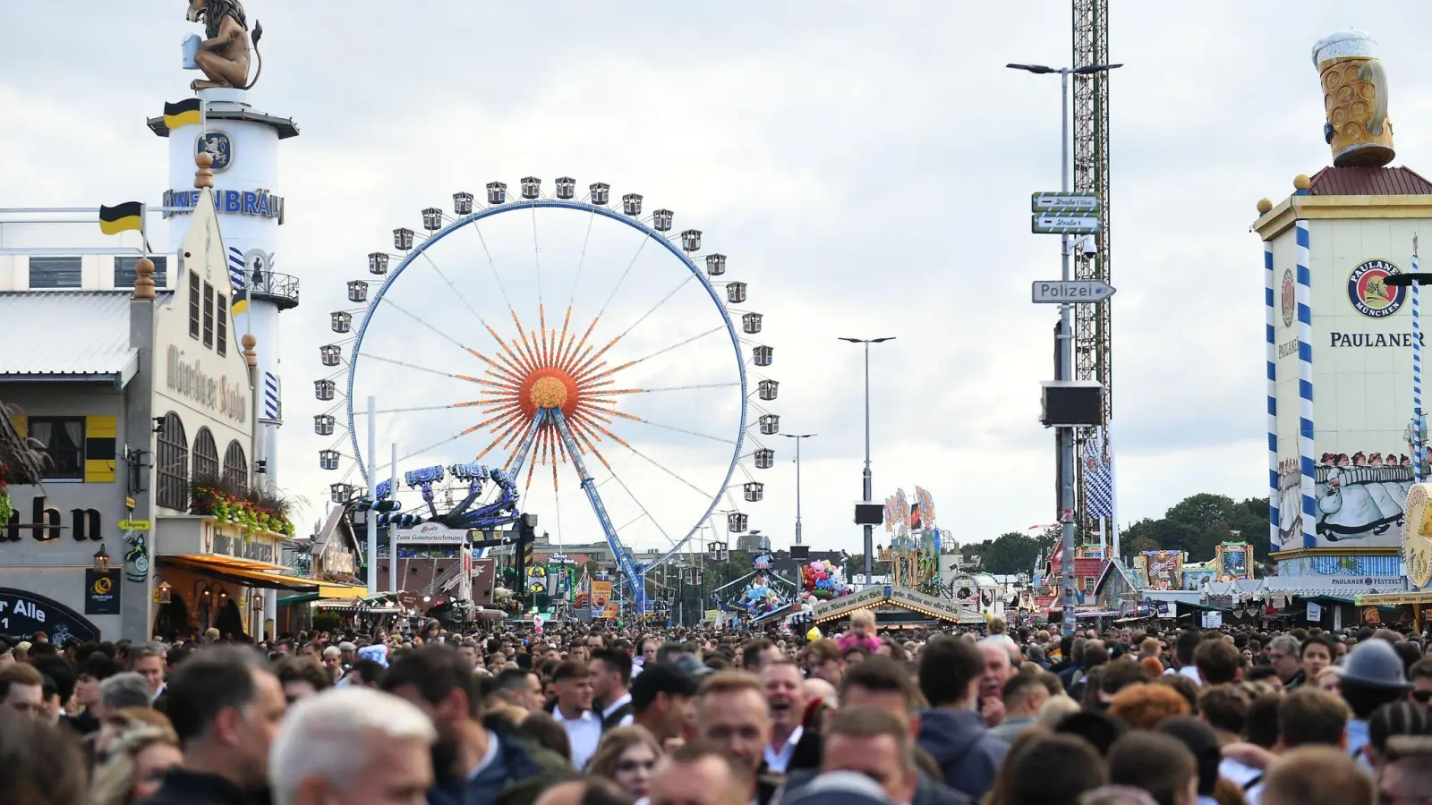 Am Samstag startet das Oktoberfest - drumherum gibt es einige ungewöhnliche Fakten. (Archiv)    (Foto: Felix Hörhager/dpa)