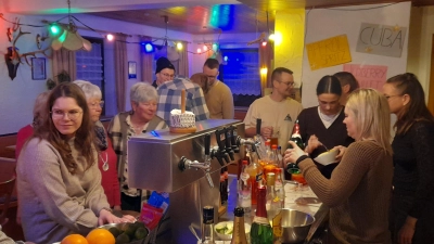 An Silvester wurde im Dorfgemeinschaftshaus in Oberscheckenbach gut gefeiert. (Foto: Verein DGH/Jutta Mittmann)