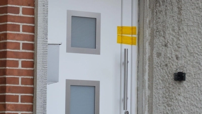 Das versiegelte Gebäude der Jugendeinrichtung, in der sechs Menschen starben.  (Foto: Jörn Hüneke/Jörn Hünecke/dpa)
