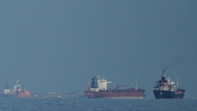 Die Öffnung der Straße von Hormus für den Schiffsverkehr ist einer der Knackpunkte der Friedensgespräche. (Foto: Altaf Qadri/AP/dpa)