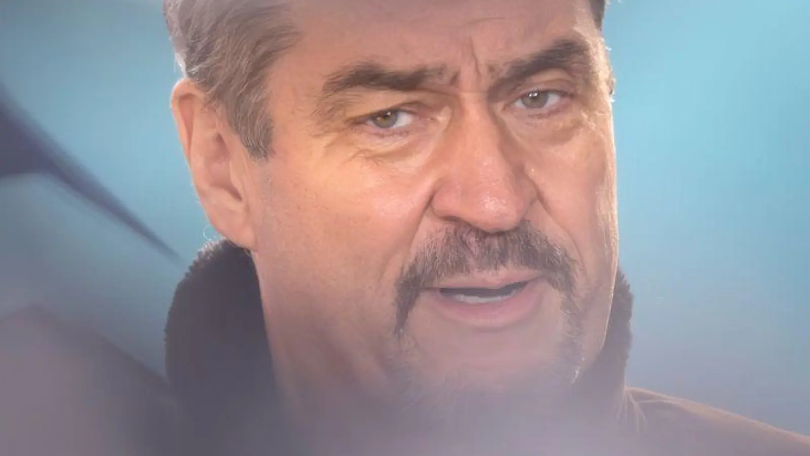 Der Brandanschlag auf das Berliner Stromnetz beschäftigt auch die CSU in Bayern. Sie fordert harte Konsequenzen und Ermittlungen durch Bundesbehörden.  (Foto: Peter Kneffel/dpa)