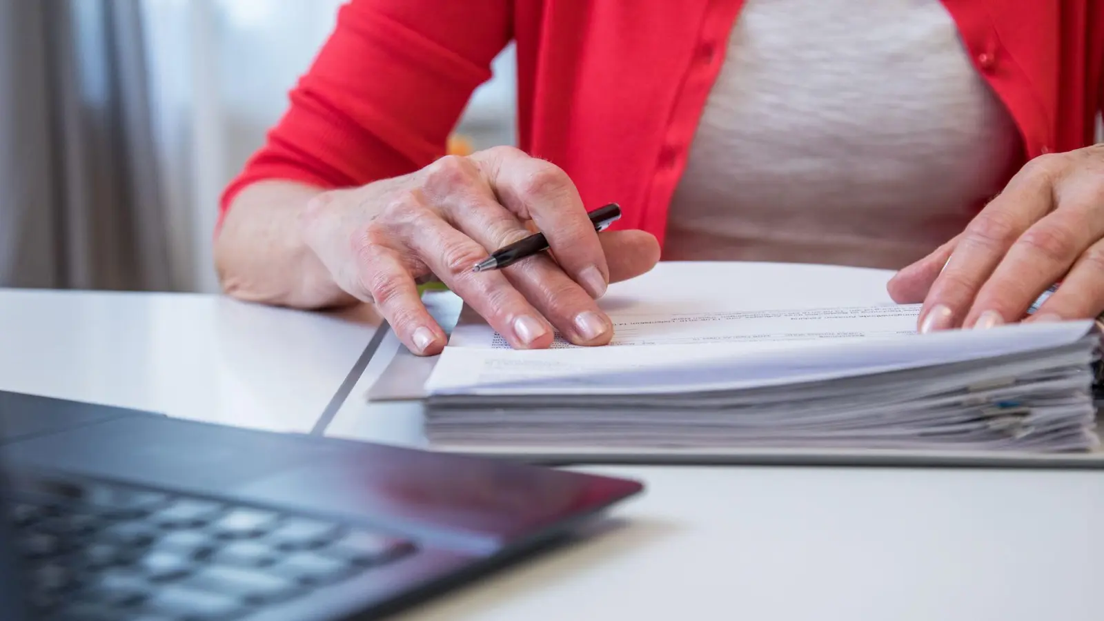 Läuft das Krankengeld aus, können Betroffene Anspruch auf Arbeitslosengeld oder Bürgergeld haben. (Foto: Christin Klose/dpa-tmn)