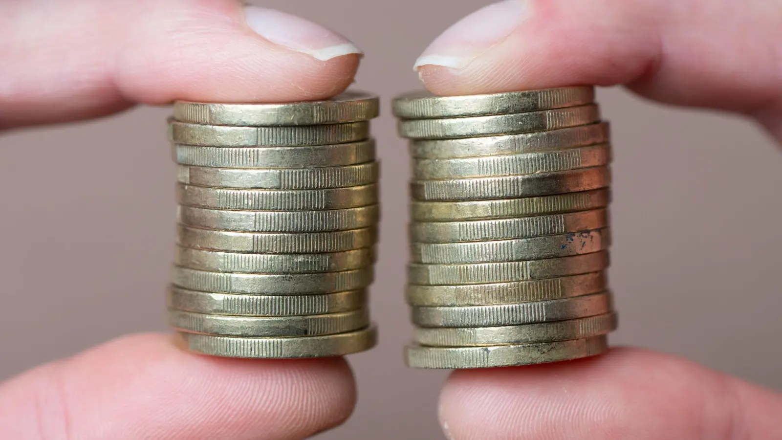 Welches Gehalt bekommt mein Kollege mit den gleichen Aufgaben? (Symbolbild) (Foto: Sebastian Kahnert/dpa)