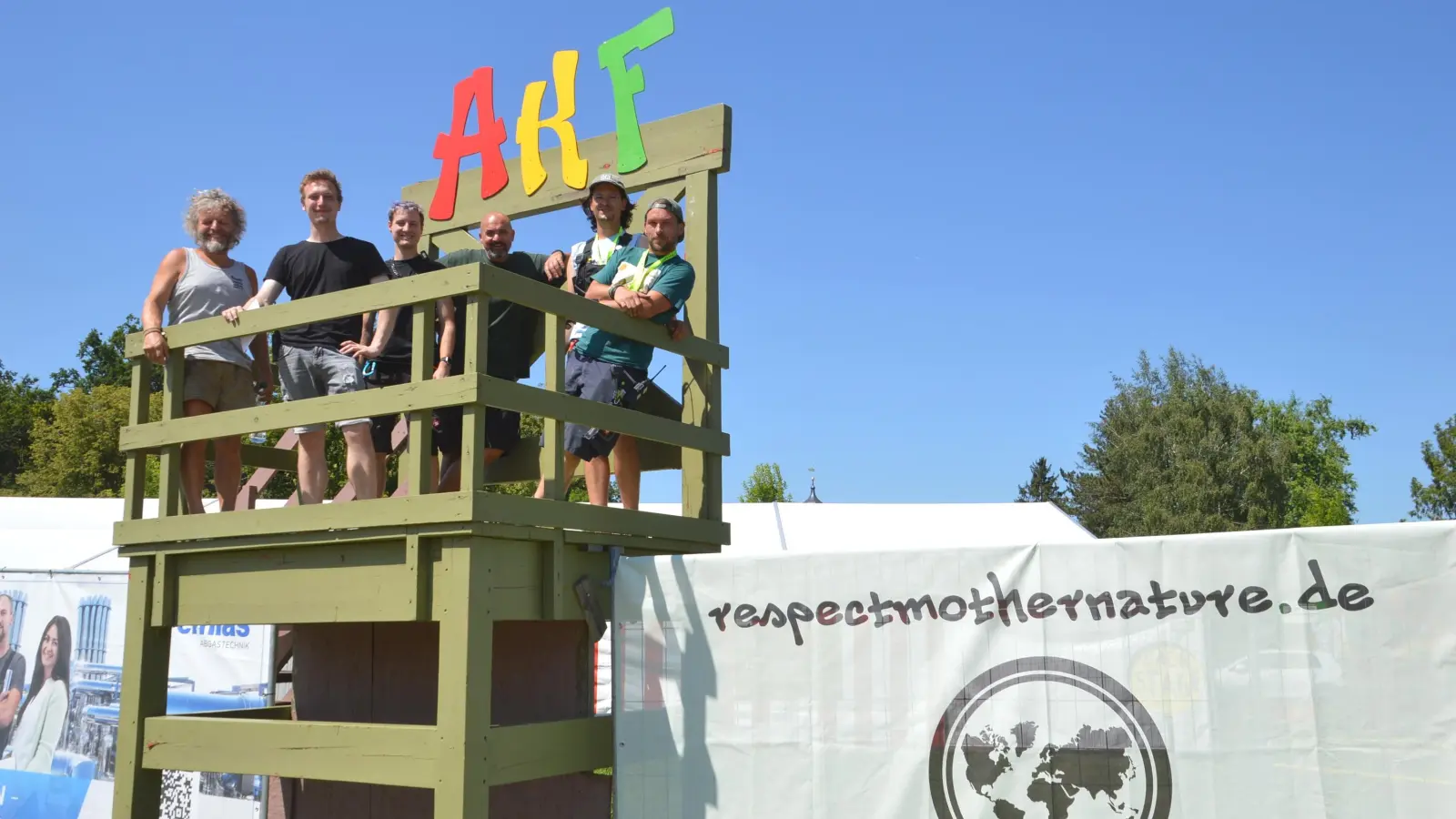 Günter „Bommel“ Wager, Jonas Langer, Luca Hartmann, Tom Held, Achim Henning und Benjamin Hoffmann vom Organisationsteam des Festivals. (Foto: Peter Tippl)