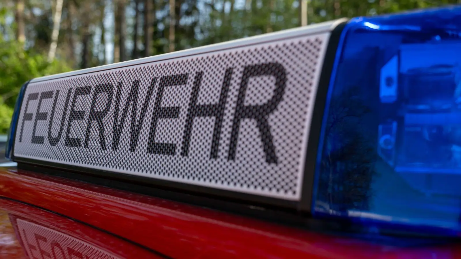 Die Feuerwehr rückt an. (Symbolbild) (Foto: Pia Bayer/dpa)