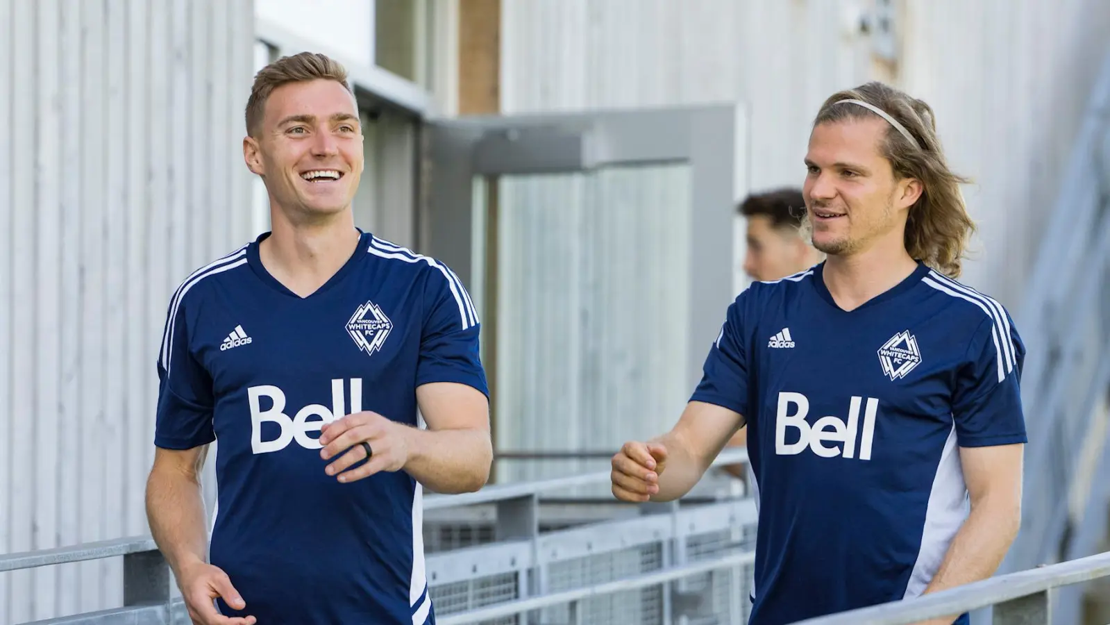 Hat gut lachen: Julian Gressel (links) absolvierte in der MLS sein 200. Spiel und wurde in die „Mannschaft des Spieltages“ berufen. (Foto: Vancouver FC)