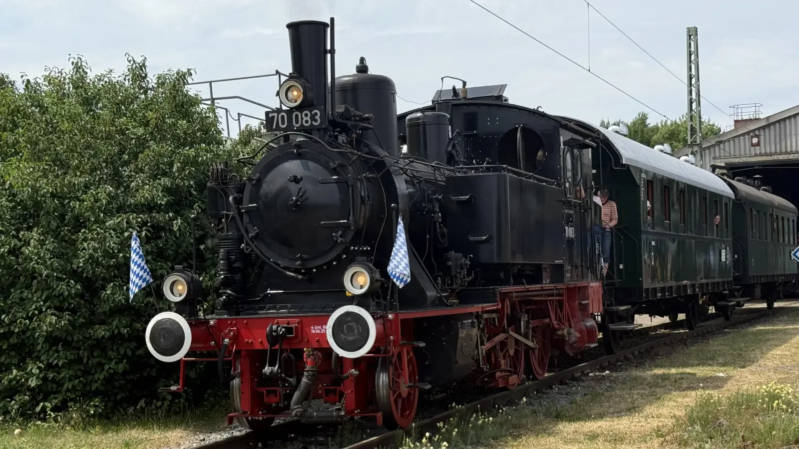 Bechhöfer Boggerla wurde die Dampflok genannt, als sie zwischen Ansbach und Bechhofen verkehrte. Heute ist sie nach einer gründlichen Renovierung rund um Landshut unterwegs.  (Foto: Matthias Geiselsöder)