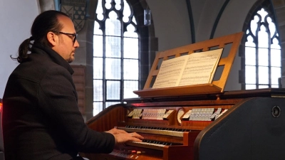 Beim Konzert in Wieseth: Matthias Grünert, der Kantor der Dresdner Frauenkirche. (Foto: ewa)