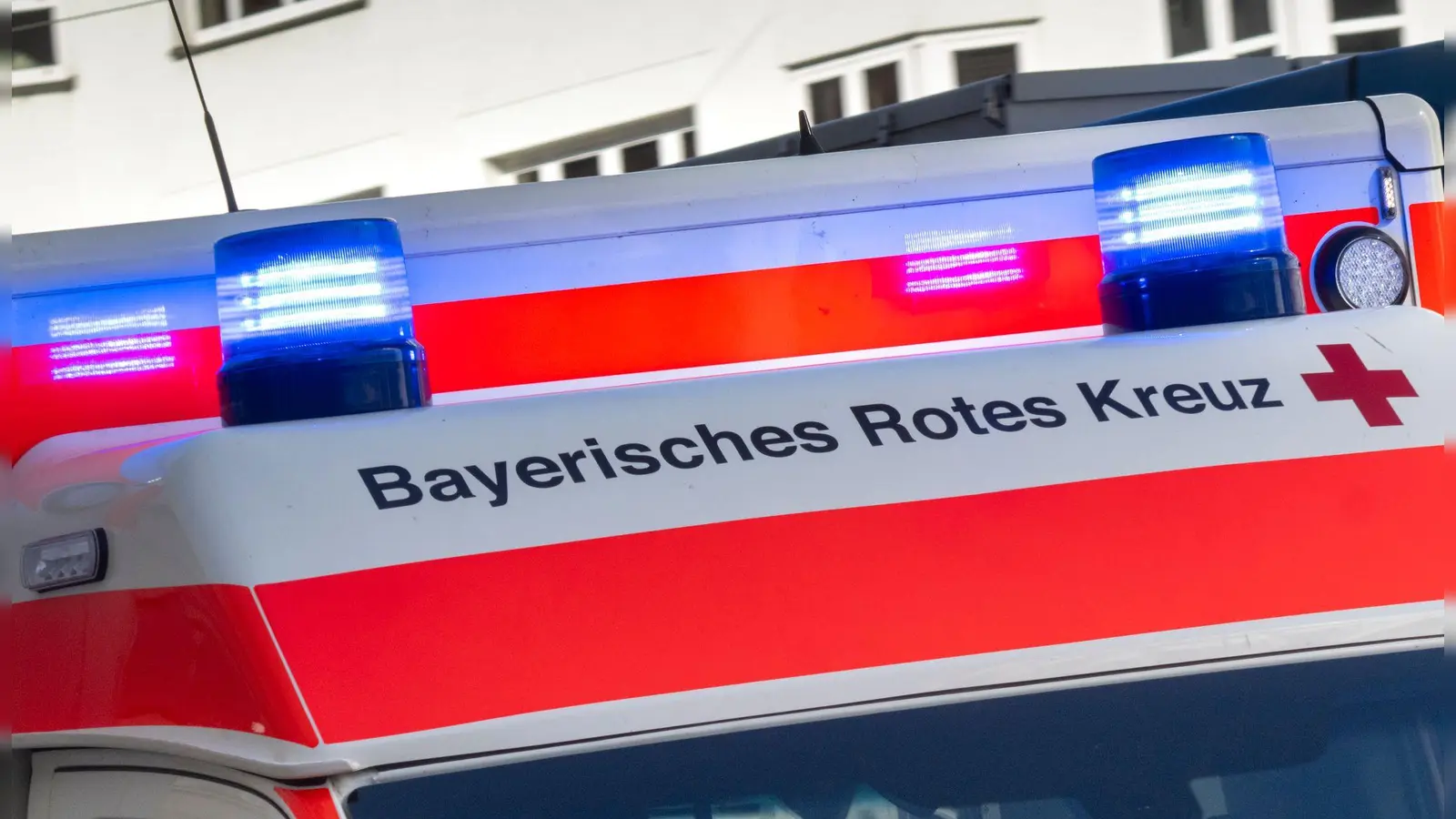 Der Unfall ereignete sich am Donnerstagabend. (Symbolbild) (Foto: Peter Kneffel/dpa)