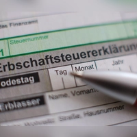 Die Erbschaftsteuer ist eine wichtige Einnahmequelle für den Freistaat. (Illustration) (Foto: Jan Woitas/dpa)