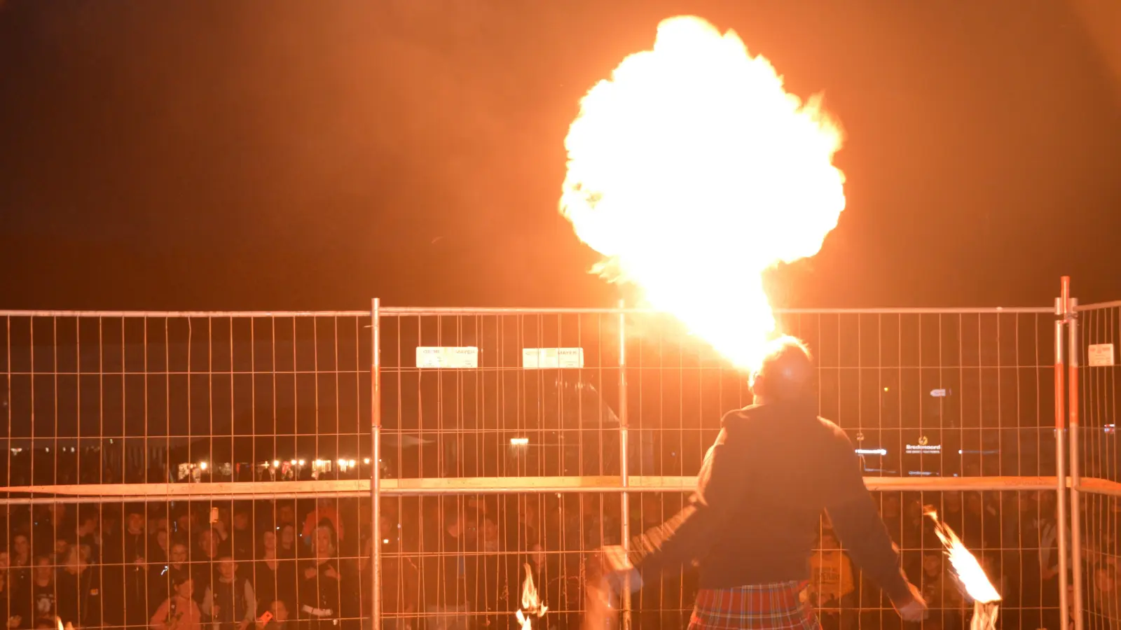 Vom 16. bis 18. Mai 2025 lädt der MC Rückwärts-Gang wieder zum legendären Motorradtreffen nach Berbersbach (Buch am Wald) ein. Ein Fest für Fans schneller Bikes und harter Rockmusik.  (Foto: MC Rückwärts-Gang)