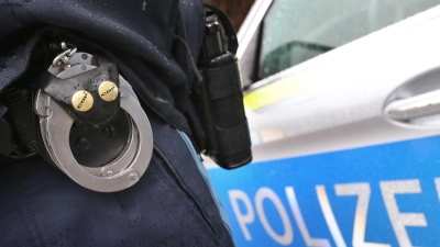 Die Polizei nahm den Mann fest. (Symbolbild) (Foto: Karl-Josef Hildenbrand/dpa)