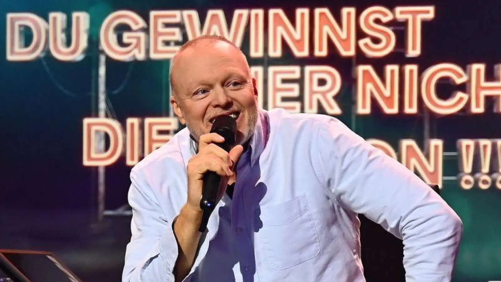 Stefan Raab hat in seiner Sendung „Du gewinnst hier nicht die Million bei Stefan Raab“ einen Song für Friedrich Merz vorgestellt. (Foto: Julia Feldhagen/Raab Entertainment/RTL/dpa)