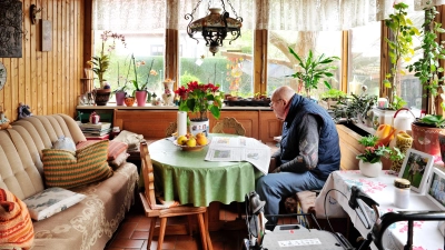 Als Senior weiter in den eigenen vier Wänden wohnen: Das wünschen sich viele ältere Bürger. (Foto: Jim Albright)