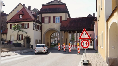 Das Obere Tor in Feuchtwangen ist nun wieder in beide Richtungen befahrbar. (Foto: Antonia Müller)