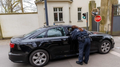 Vorfahrt an der Villa Borsig: Die Koalition berät in Berlin über Maßnahmen gegen die gestiegenen Energiepreise und über die anstehenden Reformen. (Foto: Carsten Koall/dpa)