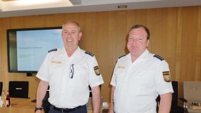 Roland Schiefer (links) und Stefan Lang von der PI Heilsbronn präsentierten die Verkehrs- und Einsatzzahlen. (Foto: Andrea Walke)