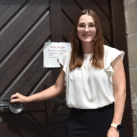 Verena Birkmann ist die neue Umsetzungsbegleiterin der Kommunalen Allianz Aurach-Zenn. Ihr Büro ist im Wilhelmsdorfer Rathaus untergebracht. (Foto: Ute Niephaus )