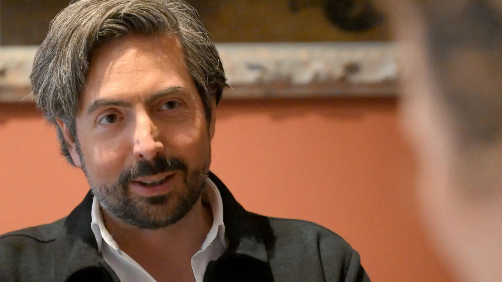 Regie führte David Dietl, der in Los Angeles geborene Sohn des Regisseurs Helmut Dietl („Kir Royal“).  (Foto: Felix Hörhager/dpa)