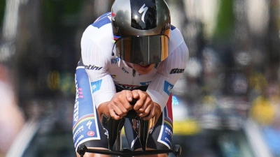 Der belgische Etappensieger Remco Evenepoel in Aktion. (Foto: Daniel Cole/AP/dpa)