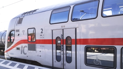 Nur Intercity-Züge in Ost-West-Richtung halten momentan in Ansbach. Ab Sonntag sollen aber auch die schnellen ICE-Züge wieder einen Stopp in Westmittelfranken einlegen. (Foto: Thomas Schaller)