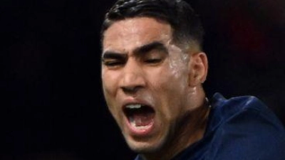 Für dieses Foul gegen Achraf Hakimi wurde Luis Díaz gesperrt. (Archivbild) (Foto: Federico Gambarini/dpa)