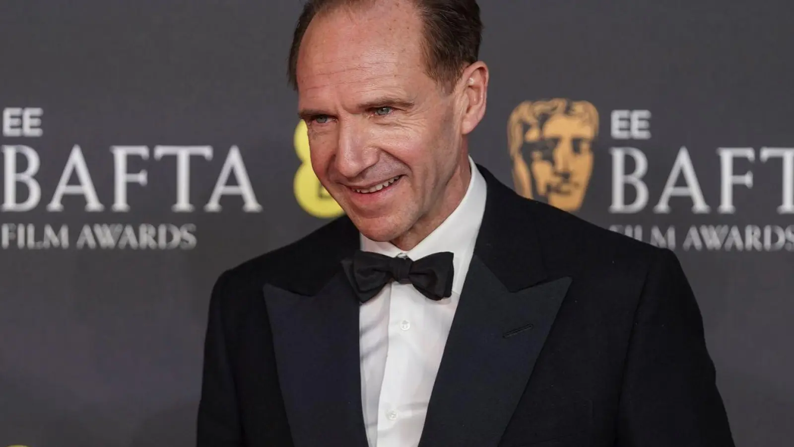 Das Drama „Konklave“ erhielt vier Preise. Hauptdarsteller Ralph Fiennes ging allerdings leer aus. (Foto: Joel C Ryan/Invision/AP/dpa)