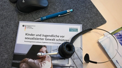Eine 14-Jährige soll in einem Jugendzentrum von drei Jugendlichen sexuell missbraucht worden sein. (Symbolbild) (Foto: Jens Kalaene/dpa/dpa-tmn)
