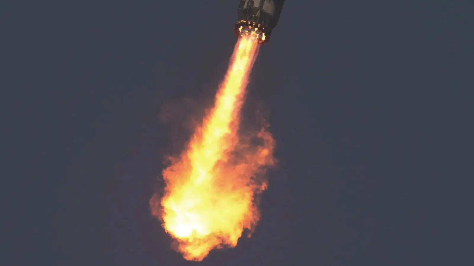 Ein weiterer Starship-Testflug lief nicht wie geplant. (Foto: Eric Gay/AP/dpa)