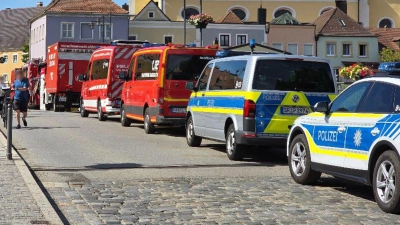 Die Feuerwehr verdünnte die Säure und leitete den Stoff in eine Kläranlage. (Foto: --/Zema Median/dpa)