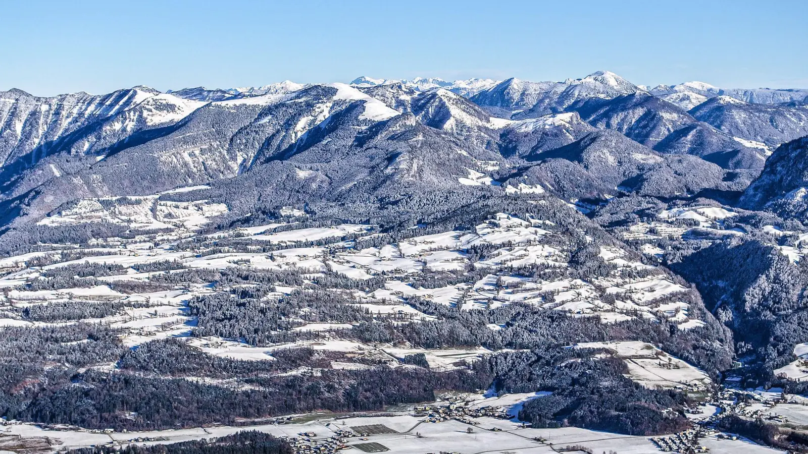 Wie ist die Schneesituation in den Alpen? Der Lawinenlagebericht gibt hierzu Informationen. (Symbolbild) (Foto: Jason Tschepljakow/dpa)