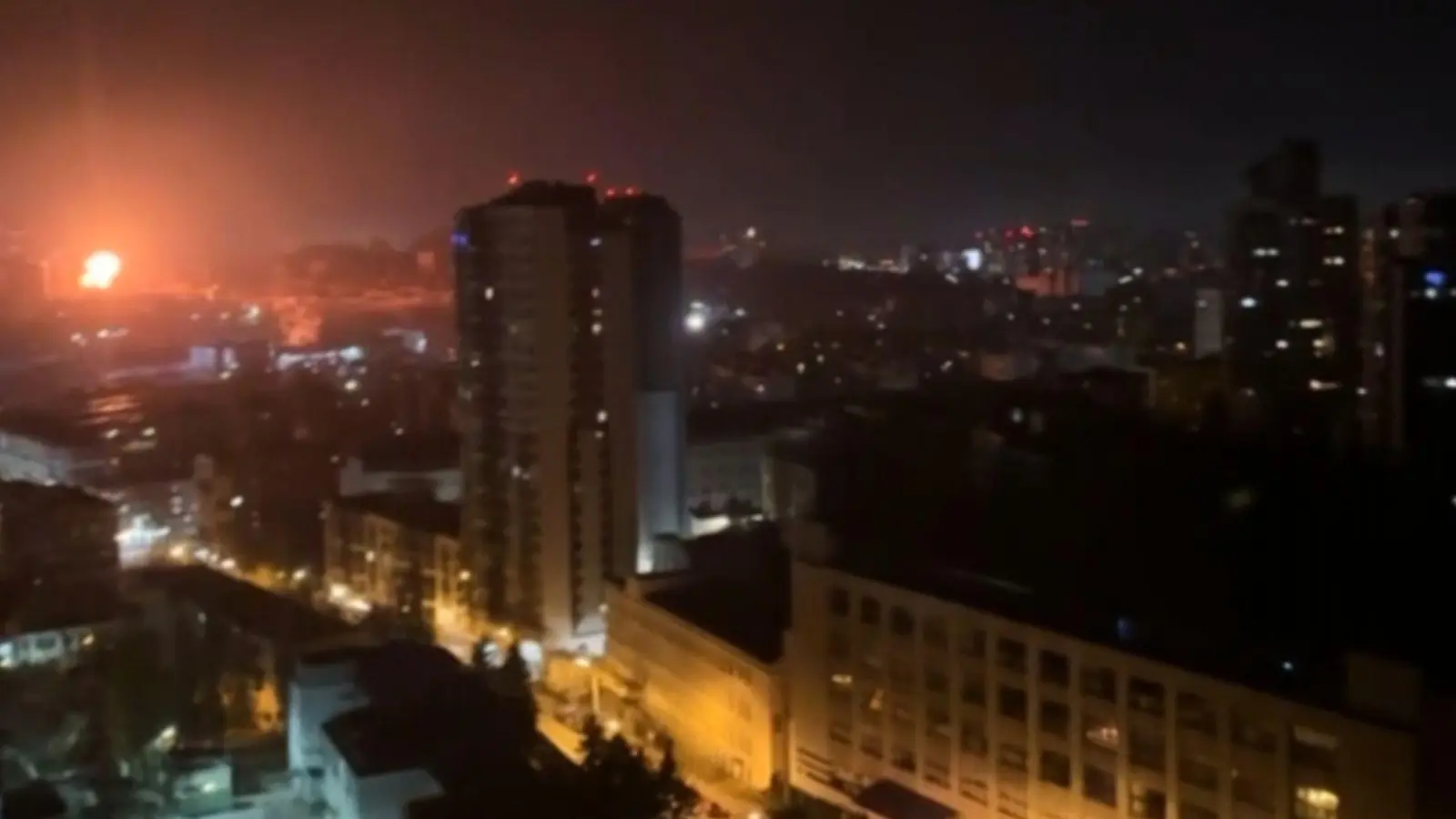 Immer wieder greift Russland die ukrainische Hauptstadt Kiew an. (Archivbild) (Foto: Uncredited/AP/dpa)