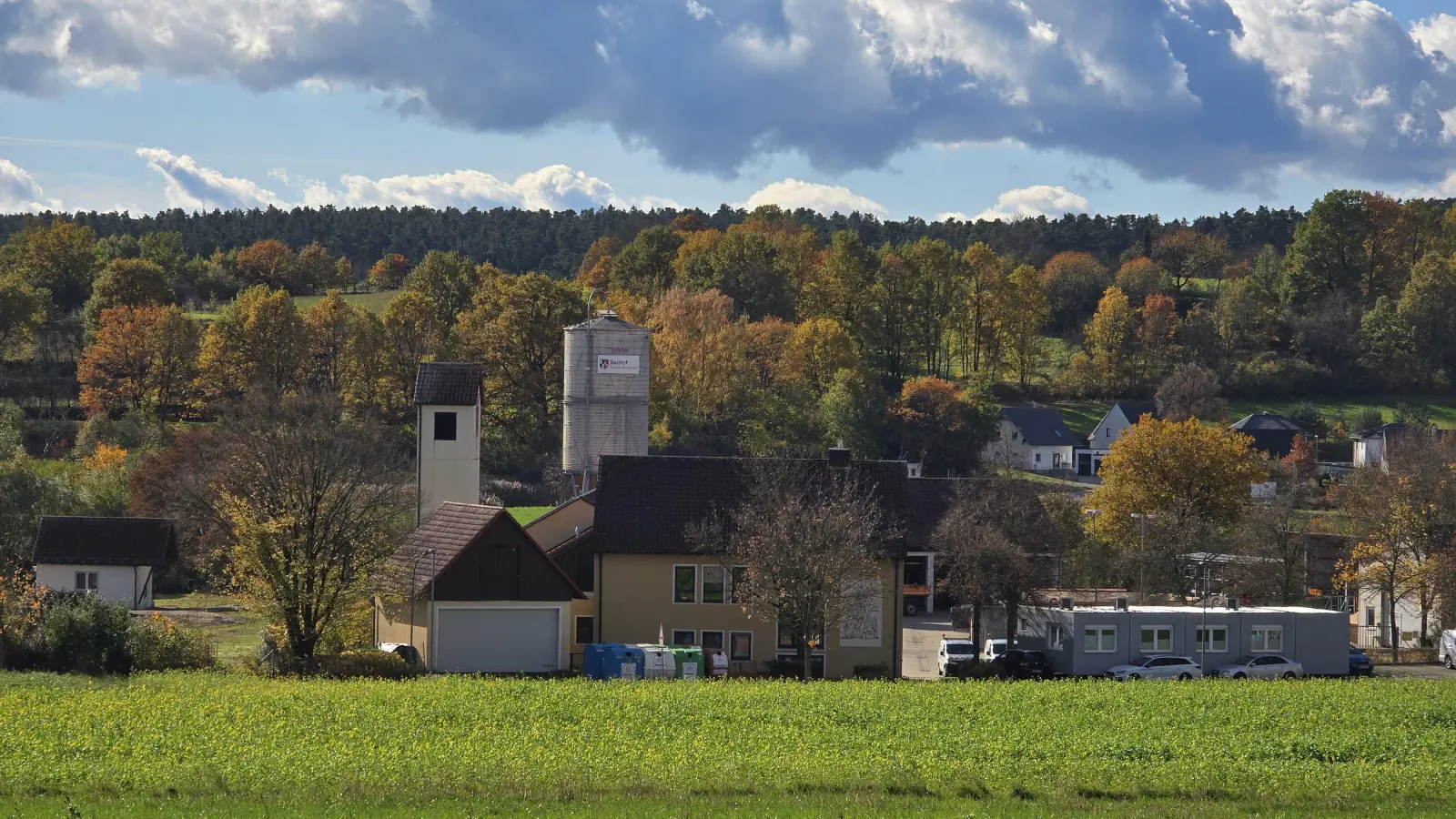 In der Retzendorfer Straße teilen sich Feuerwehr, Bauhof, Wertstoffhof und Stadtwerke ein Areal. Die Stadt Windsbach will und muss den Standort modernisieren. (Foto: Stadt Windsbach/Matthias Seitz)