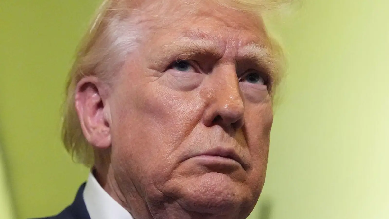 Der US-Präsident will die faktische Blockade der Straße von Hormus beenden. (Archivbild) (Foto: Mark Schiefelbein/AP/dpa)