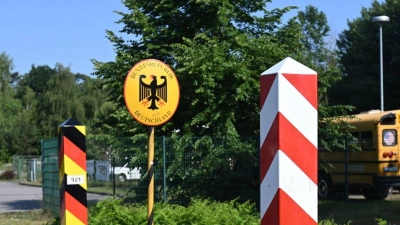 Der deutsch-polnische Grenzübergang Swinoujscie-Ahlbeck. (Foto: Marcin Bielecki/PAP/dpa)