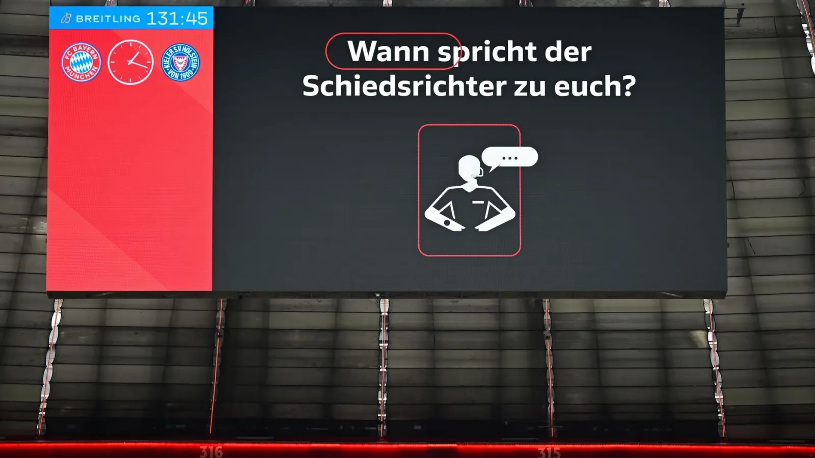 Schiedsrichter-Ansagen gibt es bald wohl in allen Stadien  (Foto: Sven Hoppe/dpa)