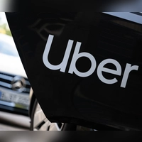 Uber-Fahrten mussten sich in München zuletzt am Taxipreis orientieren (Archiv).  (Foto: Sebastian Gollnow/dpa)