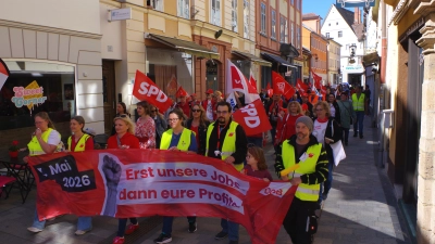 Am 1. Mai zogen die Demonstrierenden durch Ansbach. (Foto: Jannic Hofmuth)