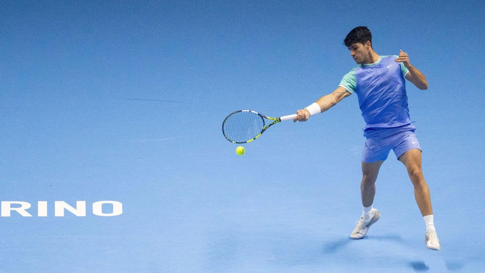 Der Spanier Carlos Alcaraz hat seinen Start in die ATP Finals verpatzt. (Foto: Marco Alpozzi/LaPresse via ZUMA Press/dpa)