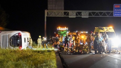 Unfall auf A28: Deutsche Schüler waren an Bord des Reisebusses.  (Foto: Hugo Janssen/ANP/dpa)