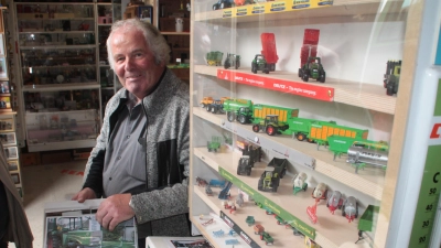 Eine Modeltraktorsammlung ist bei Volkmar Sturm auch dabei. (Foto: Hans-Bernd Glanz)