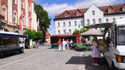 Nach 12 Uhr leert sich der Wochenmarkt. (Foto: Gerhard Krämer)