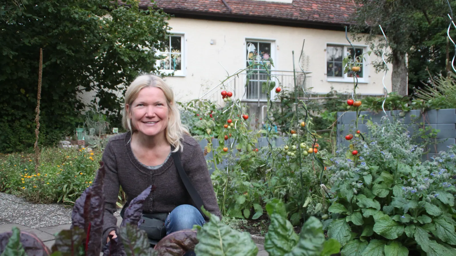 Landschaftsgärtnerin Heidi Stöhr liebt es, im Einklang mit der Natur zu leben. (Foto: Hans-Bernd Glanz)