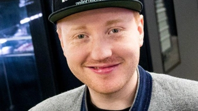 Cornelius Schmitt, CEO des Schuhherstellers Zellerfeld, liebt Sneaker. (Foto: Daniel Bockwoldt/dpa)
