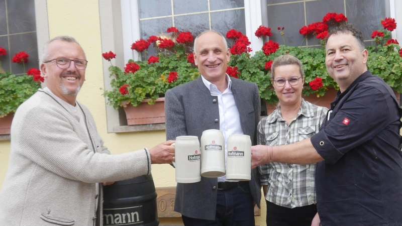 Oberscheinfelds Bürgermeister Peter Sendner wird den Bieranstich vornehmen. (Foto: Martina Hinkelmann)