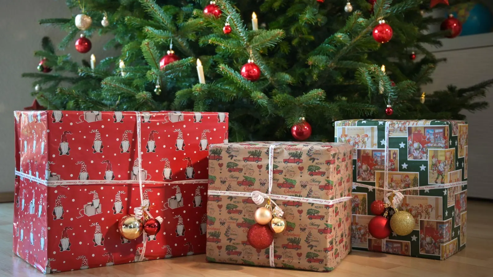 Das Patentamt appelliert: Keine Produktfälschungen verschenken. (Symbolbild)  (Foto: Heiko Rebsch/dpa)