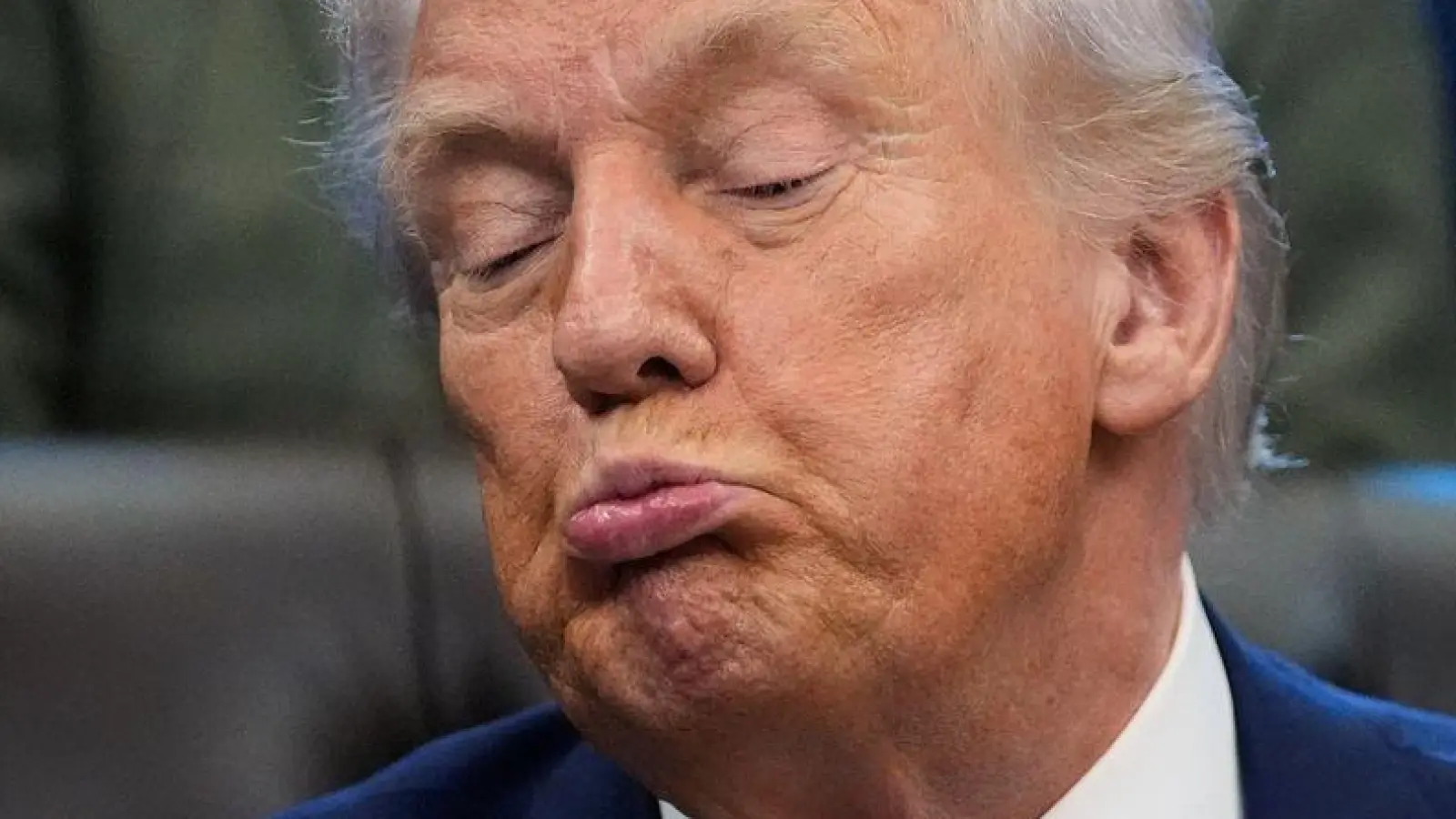 Trumps Unterschrift hat den Shutdown beendet, nicht aber den Streit ums Budget des Heimatschutzministeriums. (Foto: Alex Brandon/AP/dpa)