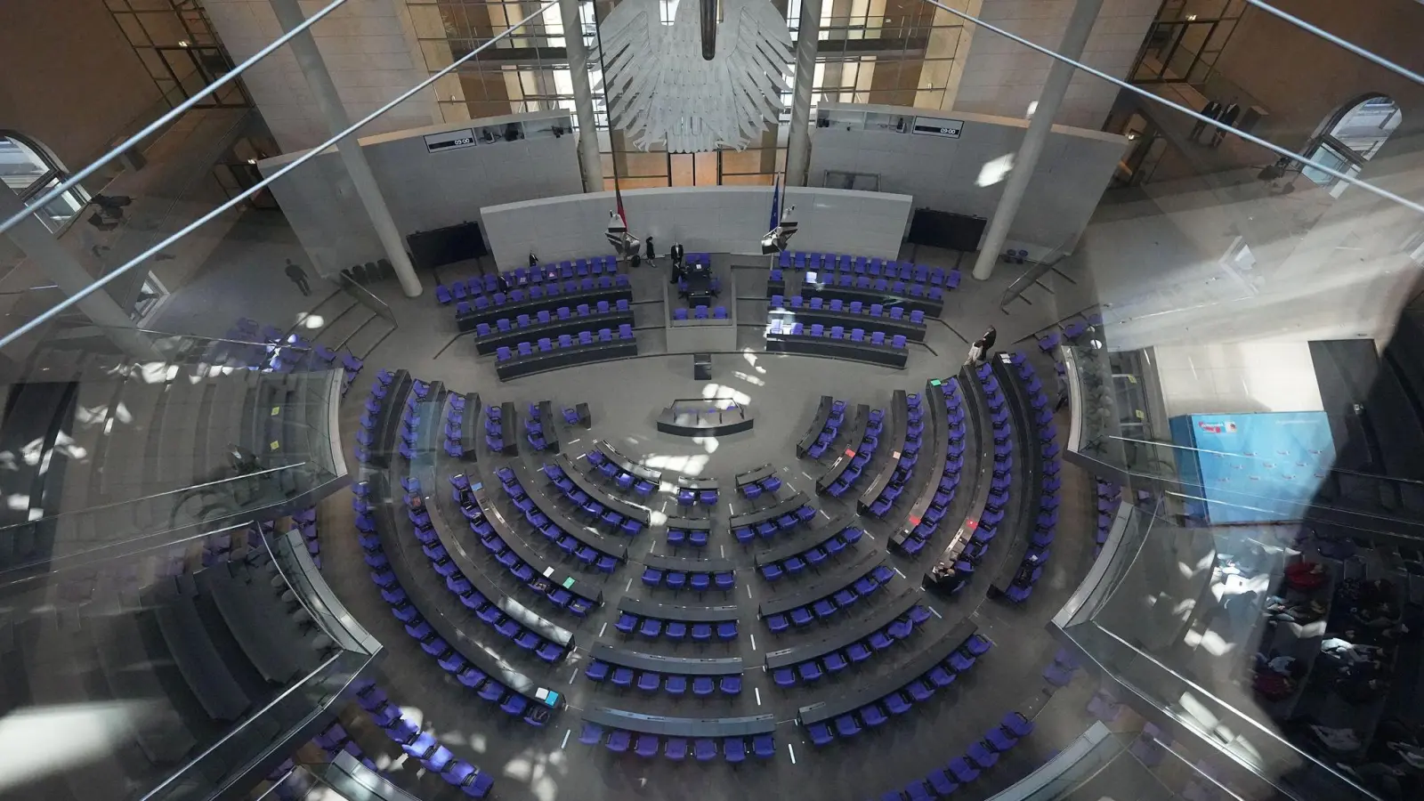 Bundestag - Sondersitzung zur Grundgesetzänderung (Foto: Michael Kappeler/dpa)