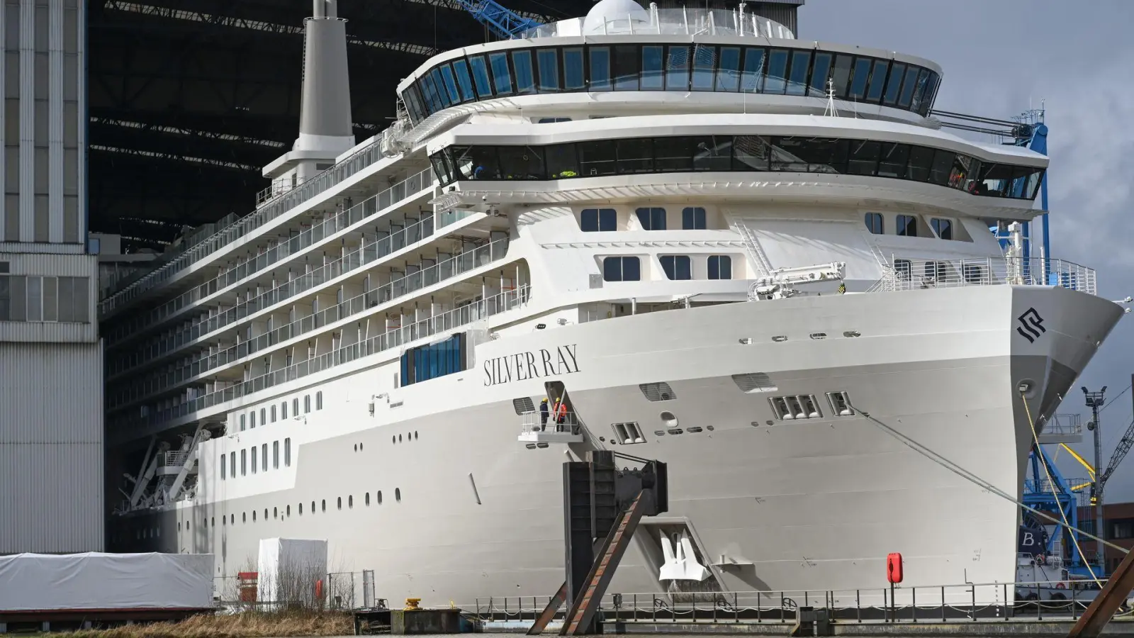 Ein neuer Großauftrag macht der finanziell schwer angeschlagenen Meyer Werft Hoffnung. (Archivbild) (Foto: Lars Penning/dpa)