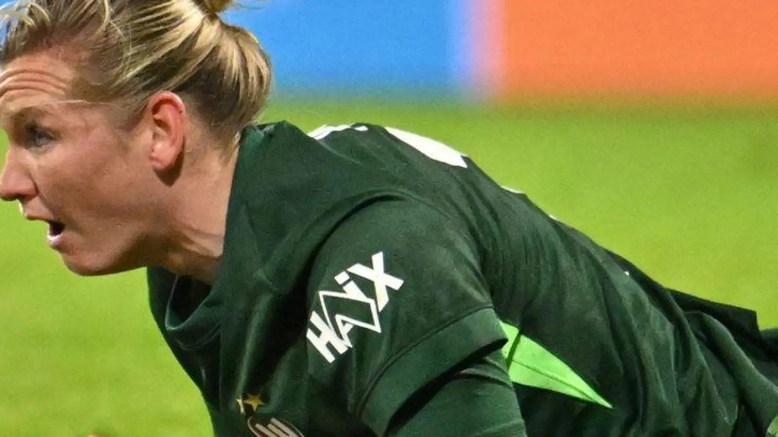 Die Meisterschaft ist für Wolfsburgs Stürmerin Alexandra Popp nach dem Remis gegen Essen weit entfernt. (Archivbild) (Foto: Swen Pförtner/dpa)